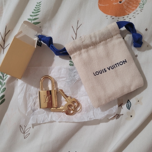 Louis Vuitton Lock & Keys - Picture 1 of 5